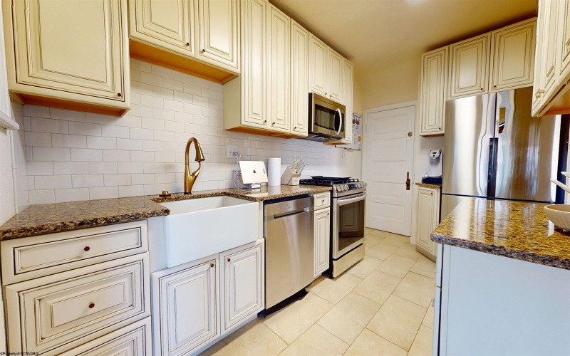 1 Hillside Drive, Fairmont, West Virginia 26554, ,Multi-unit/income,For Sale,Hillside,10163637