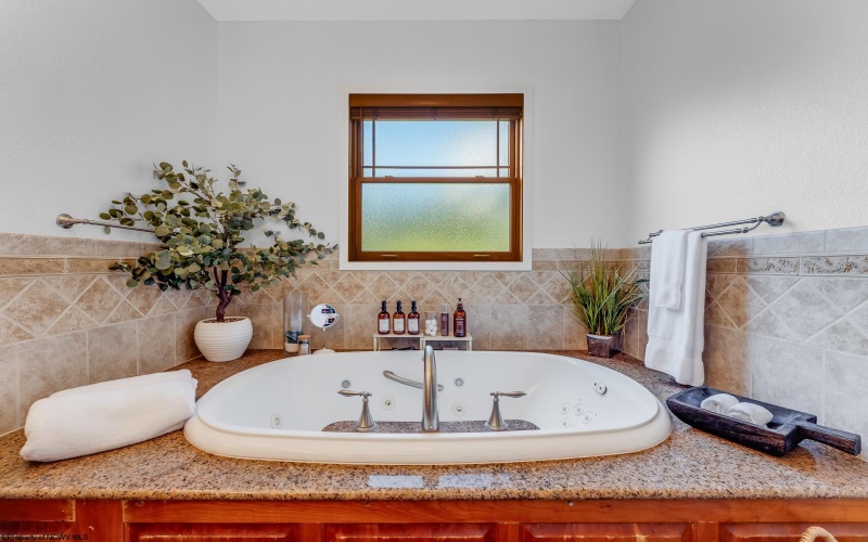 203 Jade Drive, Morgantown, West Virginia 26508, 5 Bedrooms Bedrooms, 13 Rooms Rooms,4 BathroomsBathrooms,Single Family Detached,For Sale,Jade,10161696