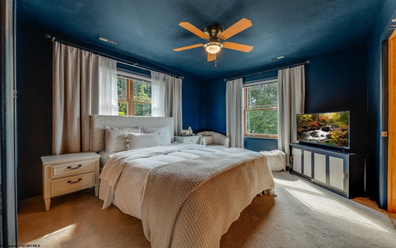 203 Jade Drive, Morgantown, West Virginia 26508, 5 Bedrooms Bedrooms, 13 Rooms Rooms,4 BathroomsBathrooms,Single Family Detached,For Sale,Jade,10161696