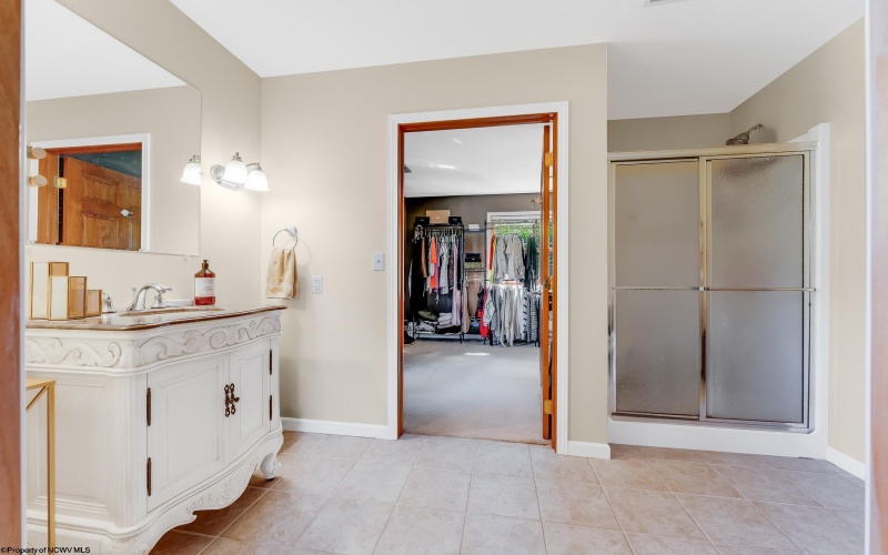 203 Jade Drive, Morgantown, West Virginia 26508, 5 Bedrooms Bedrooms, 13 Rooms Rooms,4 BathroomsBathrooms,Single Family Detached,For Sale,Jade,10161696