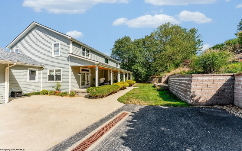 203 Jade Drive, Morgantown, West Virginia 26508, 5 Bedrooms Bedrooms, 13 Rooms Rooms,4 BathroomsBathrooms,Single Family Detached,For Sale,Jade,10161696