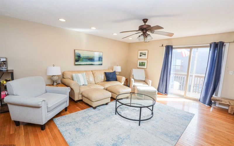 5 Sunridge Drive, Morgantown, West Virginia 26505, 4 Bedrooms Bedrooms, 8 Rooms Rooms,4 BathroomsBathrooms,Single Family Attached,For Sale,Sunridge,10163656