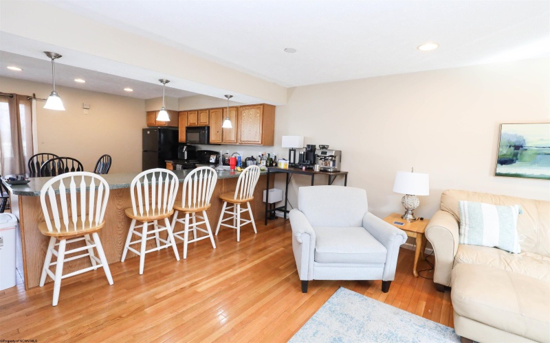 5 Sunridge Drive, Morgantown, West Virginia 26505, 4 Bedrooms Bedrooms, 8 Rooms Rooms,4 BathroomsBathrooms,Single Family Attached,For Sale,Sunridge,10163656