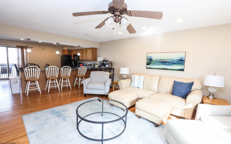 5 Sunridge Drive, Morgantown, West Virginia 26505, 4 Bedrooms Bedrooms, 8 Rooms Rooms,4 BathroomsBathrooms,Single Family Attached,For Sale,Sunridge,10163656