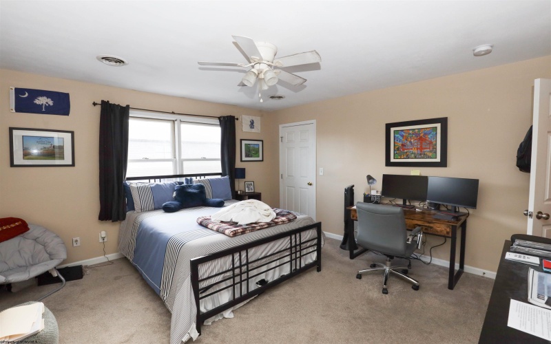 5 Sunridge Drive, Morgantown, West Virginia 26505, 4 Bedrooms Bedrooms, 8 Rooms Rooms,4 BathroomsBathrooms,Single Family Attached,For Sale,Sunridge,10163656