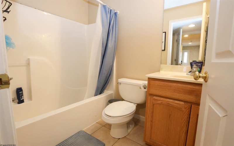 5 Sunridge Drive, Morgantown, West Virginia 26505, 4 Bedrooms Bedrooms, 8 Rooms Rooms,4 BathroomsBathrooms,Single Family Attached,For Sale,Sunridge,10163656