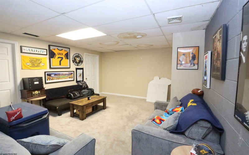 5 Sunridge Drive, Morgantown, West Virginia 26505, 4 Bedrooms Bedrooms, 8 Rooms Rooms,4 BathroomsBathrooms,Single Family Attached,For Sale,Sunridge,10163656