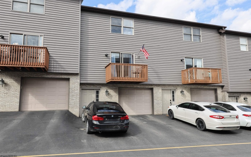 5 Sunridge Drive, Morgantown, West Virginia 26505, 4 Bedrooms Bedrooms, 8 Rooms Rooms,4 BathroomsBathrooms,Single Family Attached,For Sale,Sunridge,10163656