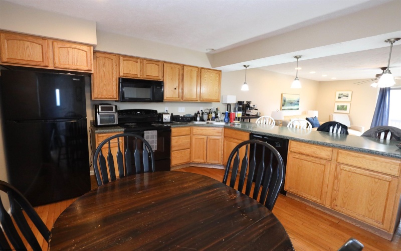 5 Sunridge Drive, Morgantown, West Virginia 26505, 4 Bedrooms Bedrooms, 8 Rooms Rooms,4 BathroomsBathrooms,Single Family Attached,For Sale,Sunridge,10163656