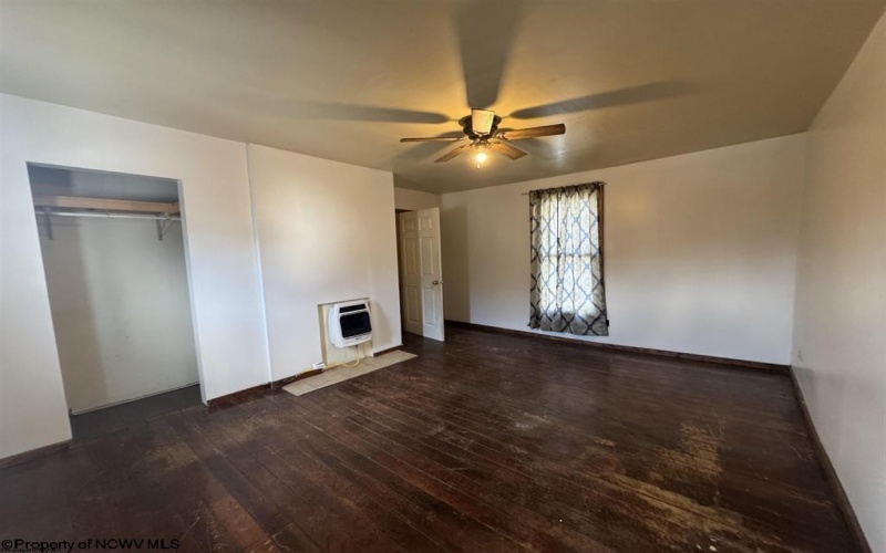 124 Chestnut Street, Weston, West Virginia 26452, ,Multi-unit/income,For Sale,Chestnut,10163642