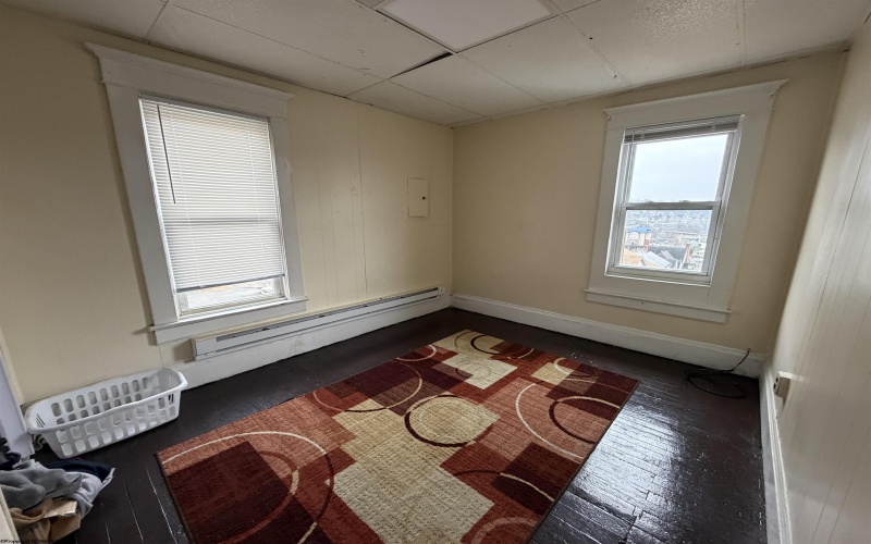 263 Taylor Street, Morgantown, West Virginia 26505, 2 Bedrooms Bedrooms, 3 Rooms Rooms,1 BathroomBathrooms,Residential Rentals,For Rent,Taylor,10163655