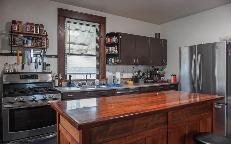 301 Arch Street, Morgantown, West Virginia 26501, 4 Bedrooms Bedrooms, 10 Rooms Rooms,2 BathroomsBathrooms,Single Family Detached,For Sale,Arch,10163652