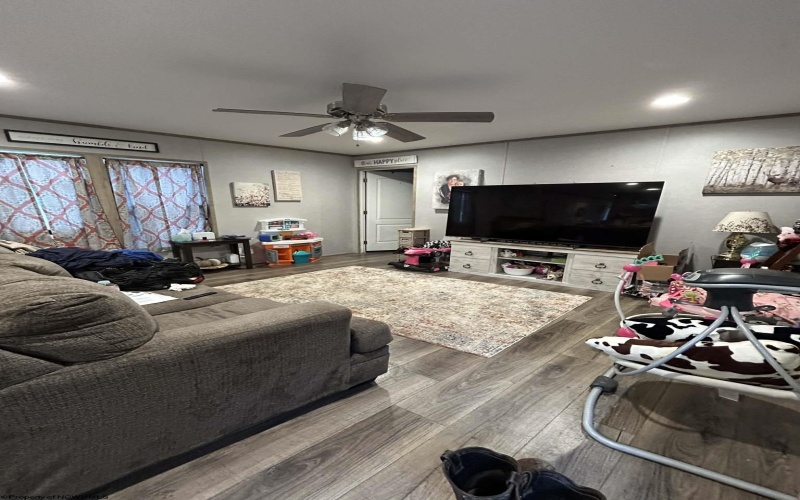 299 Foxstone Drive, Buckhannon, West Virginia 26201, 3 Bedrooms Bedrooms, 5 Rooms Rooms,2 BathroomsBathrooms,Single Family Detached,For Sale,Foxstone,10163640