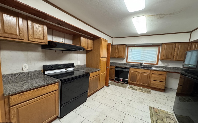 113 Buckhannon Avenue, Clarksburg, West Virginia 26301-3130, 2 Bedrooms Bedrooms, 4 Rooms Rooms,2 BathroomsBathrooms,Single Family Detached,For Sale,Buckhannon,10160222 113 Buckhannon Avenue, Clarksburg, West Virginia 26301-3130, 2 Bedrooms Bedrooms, 4 Rooms Rooms,2 BathroomsBathrooms,Single Family Detached,For Sale,Buckhannon,10160222