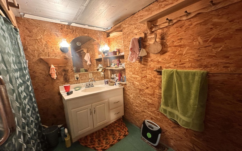 2527 Smithtown Road, Morgantown, West Virginia 26508, 2 Bedrooms Bedrooms, 5 Rooms Rooms,1 BathroomBathrooms,Single Family Detached,For Sale,Smithtown,10163648