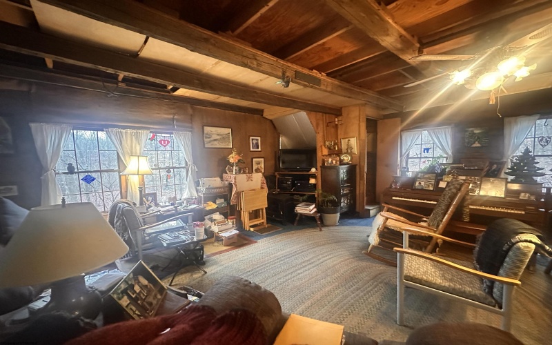 2527 Smithtown Road, Morgantown, West Virginia 26508, 2 Bedrooms Bedrooms, 5 Rooms Rooms,1 BathroomBathrooms,Single Family Detached,For Sale,Smithtown,10163648