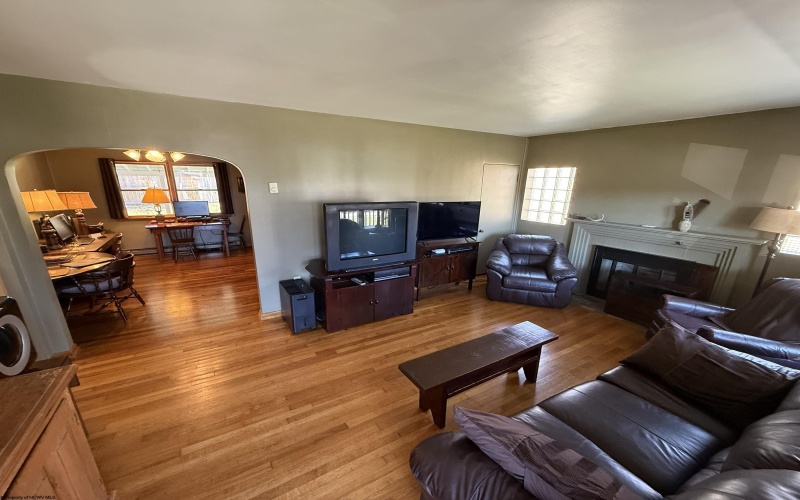 106 Glendale Avenue, Elkins, West Virginia 26241, 3 Bedrooms Bedrooms, 5 Rooms Rooms,1 BathroomBathrooms,Single Family Detached,For Sale,Glendale,10163646