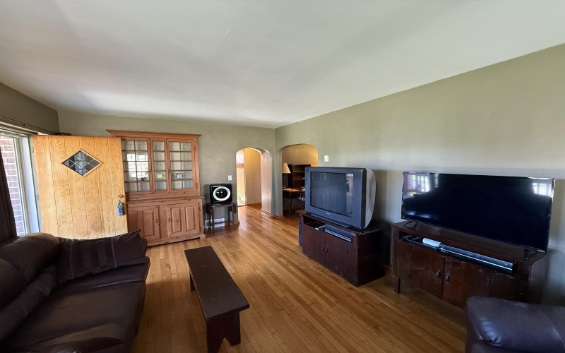 106 Glendale Avenue, Elkins, West Virginia 26241, 3 Bedrooms Bedrooms, 5 Rooms Rooms,1 BathroomBathrooms,Single Family Detached,For Sale,Glendale,10163646