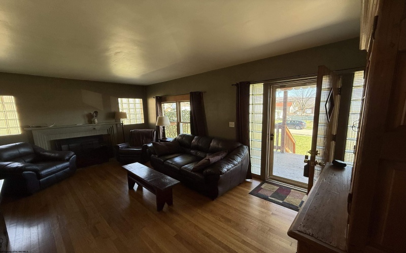 106 Glendale Avenue, Elkins, West Virginia 26241, 3 Bedrooms Bedrooms, 5 Rooms Rooms,1 BathroomBathrooms,Single Family Detached,For Sale,Glendale,10163646