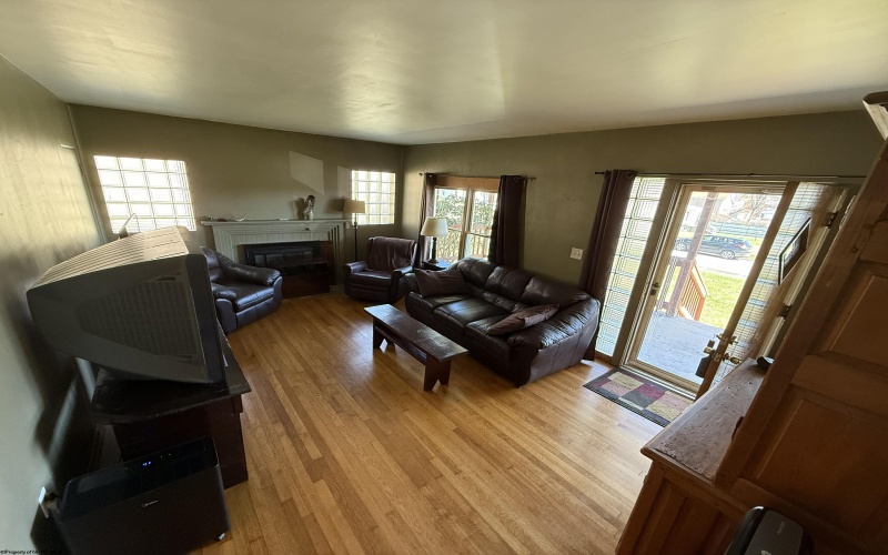 106 Glendale Avenue, Elkins, West Virginia 26241, 3 Bedrooms Bedrooms, 5 Rooms Rooms,1 BathroomBathrooms,Single Family Detached,For Sale,Glendale,10163646