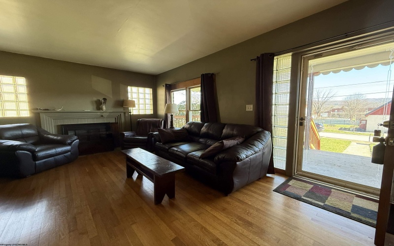 106 Glendale Avenue, Elkins, West Virginia 26241, 3 Bedrooms Bedrooms, 5 Rooms Rooms,1 BathroomBathrooms,Single Family Detached,For Sale,Glendale,10163646