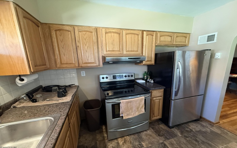 106 Glendale Avenue, Elkins, West Virginia 26241, 3 Bedrooms Bedrooms, 5 Rooms Rooms,1 BathroomBathrooms,Single Family Detached,For Sale,Glendale,10163646