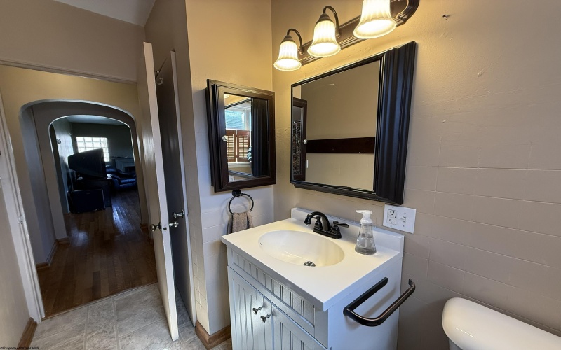 106 Glendale Avenue, Elkins, West Virginia 26241, 3 Bedrooms Bedrooms, 5 Rooms Rooms,1 BathroomBathrooms,Single Family Detached,For Sale,Glendale,10163646