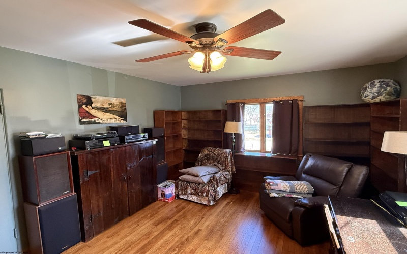 106 Glendale Avenue, Elkins, West Virginia 26241, 3 Bedrooms Bedrooms, 5 Rooms Rooms,1 BathroomBathrooms,Single Family Detached,For Sale,Glendale,10163646