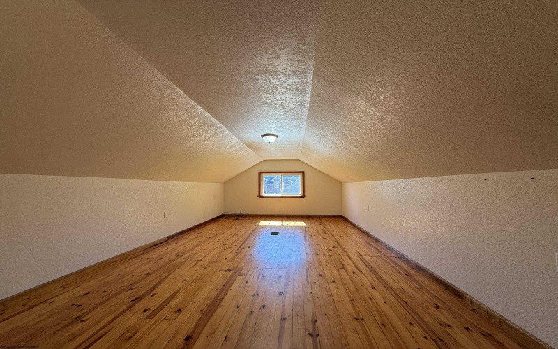 106 Glendale Avenue, Elkins, West Virginia 26241, 3 Bedrooms Bedrooms, 5 Rooms Rooms,1 BathroomBathrooms,Single Family Detached,For Sale,Glendale,10163646