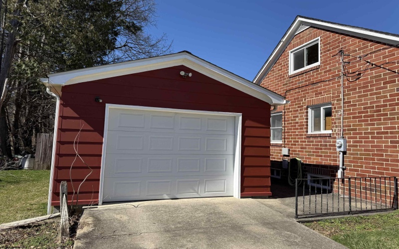 106 Glendale Avenue, Elkins, West Virginia 26241, 3 Bedrooms Bedrooms, 5 Rooms Rooms,1 BathroomBathrooms,Single Family Detached,For Sale,Glendale,10163646