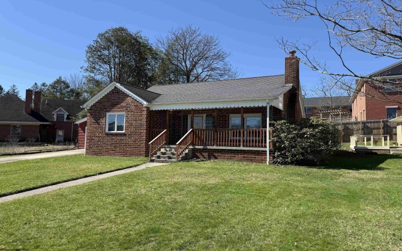 106 Glendale Avenue, Elkins, West Virginia 26241, 3 Bedrooms Bedrooms, 5 Rooms Rooms,1 BathroomBathrooms,Single Family Detached,For Sale,Glendale,10163646