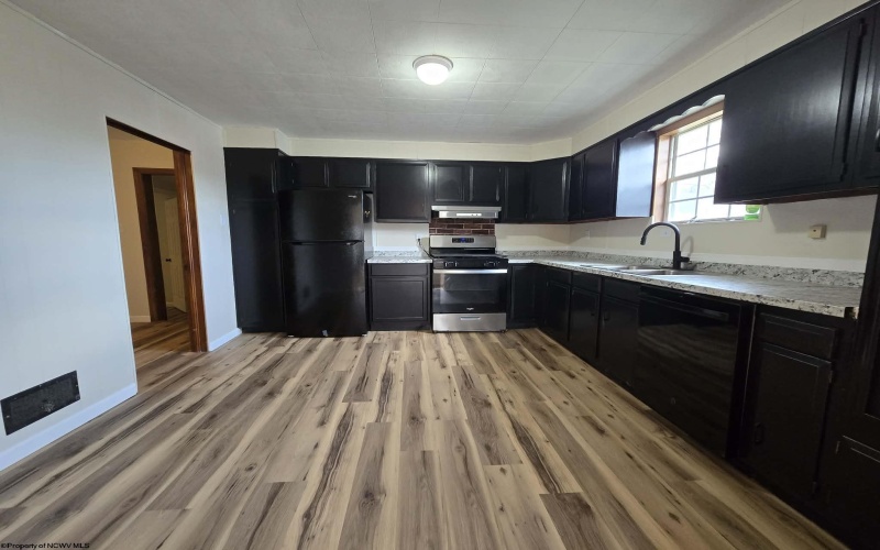 145 Liberty Avenue, Clarksburg, West Virginia 26301, 3 Bedrooms Bedrooms, 7 Rooms Rooms,1 BathroomBathrooms,Single Family Detached,For Sale,Liberty,10163660