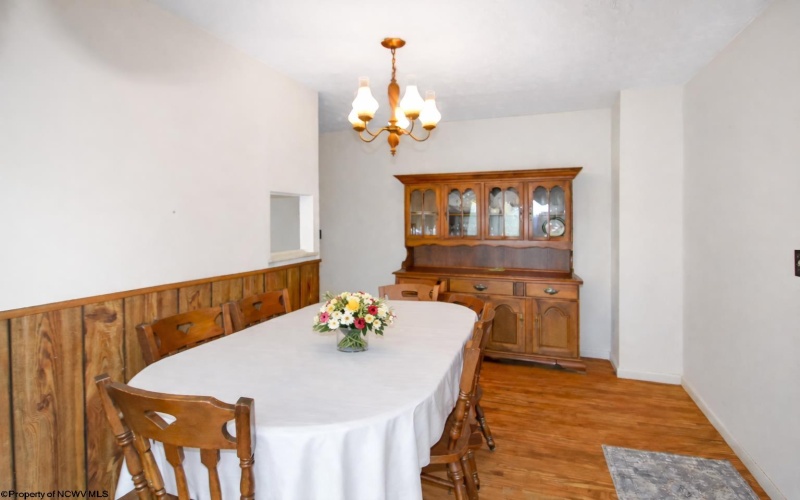141 Estate Drive, Morgantown, West Virginia 26508, 3 Bedrooms Bedrooms, 6 Rooms Rooms,1 BathroomBathrooms,Single Family Detached,For Sale,Estate,10163658