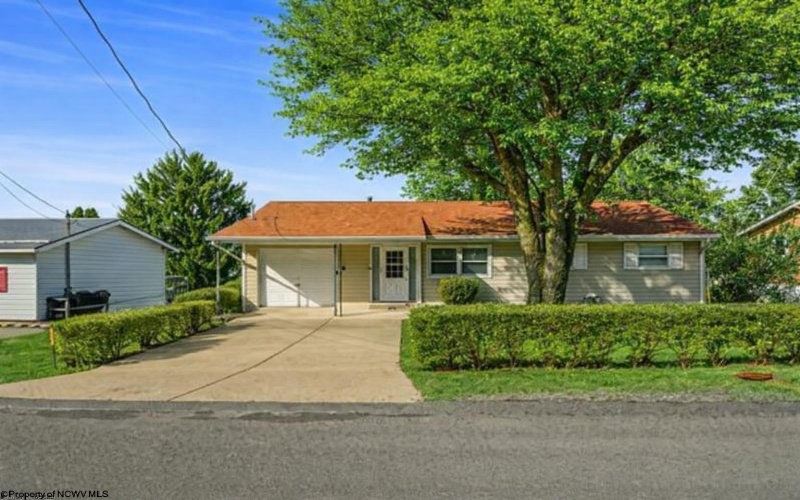 141 Estate Drive, Morgantown, West Virginia 26508, 3 Bedrooms Bedrooms, 6 Rooms Rooms,1 BathroomBathrooms,Single Family Detached,For Sale,Estate,10163658