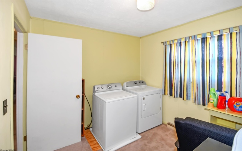 141 Estate Drive, Morgantown, West Virginia 26508, 3 Bedrooms Bedrooms, 6 Rooms Rooms,1 BathroomBathrooms,Single Family Detached,For Sale,Estate,10163658