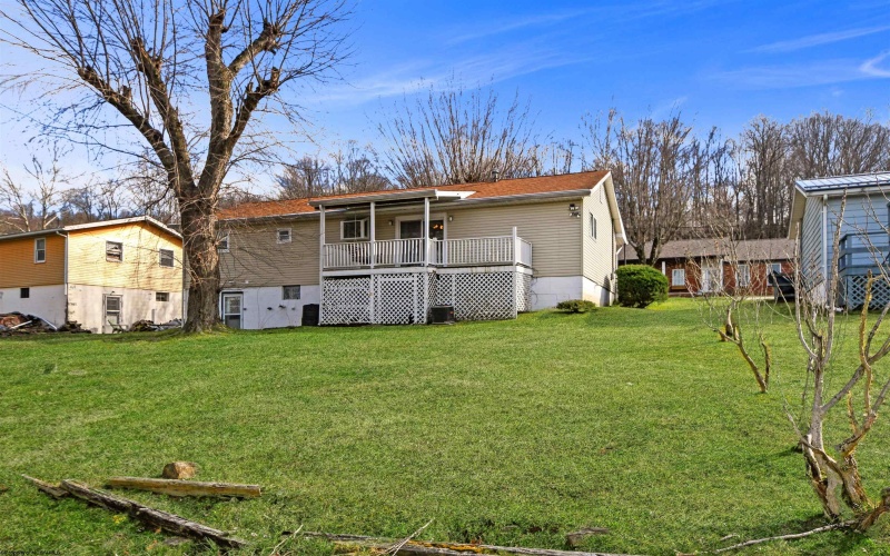 141 Estate Drive, Morgantown, West Virginia 26508, 3 Bedrooms Bedrooms, 6 Rooms Rooms,1 BathroomBathrooms,Single Family Detached,For Sale,Estate,10163658