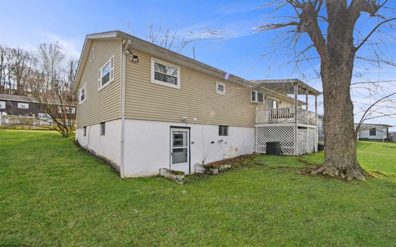 141 Estate Drive, Morgantown, West Virginia 26508, 3 Bedrooms Bedrooms, 6 Rooms Rooms,1 BathroomBathrooms,Single Family Detached,For Sale,Estate,10163658