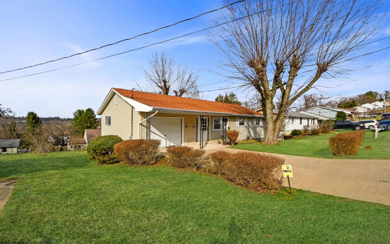 141 Estate Drive, Morgantown, West Virginia 26508, 3 Bedrooms Bedrooms, 6 Rooms Rooms,1 BathroomBathrooms,Single Family Detached,For Sale,Estate,10163658