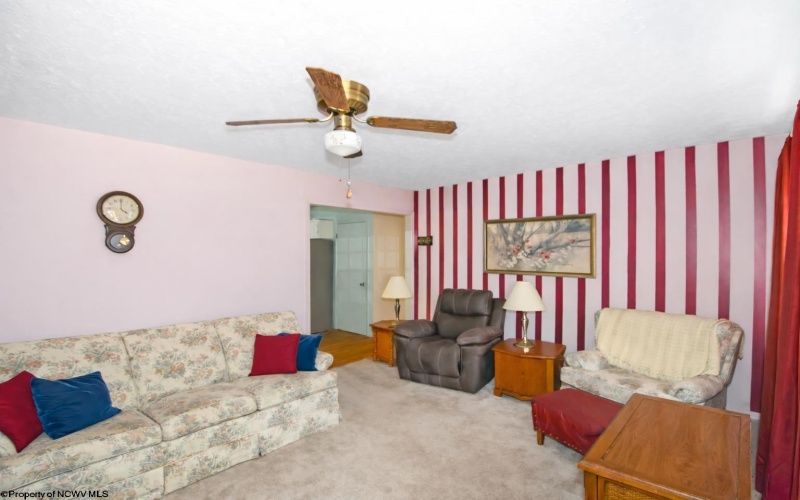 141 Estate Drive, Morgantown, West Virginia 26508, 3 Bedrooms Bedrooms, 6 Rooms Rooms,1 BathroomBathrooms,Single Family Detached,For Sale,Estate,10163658