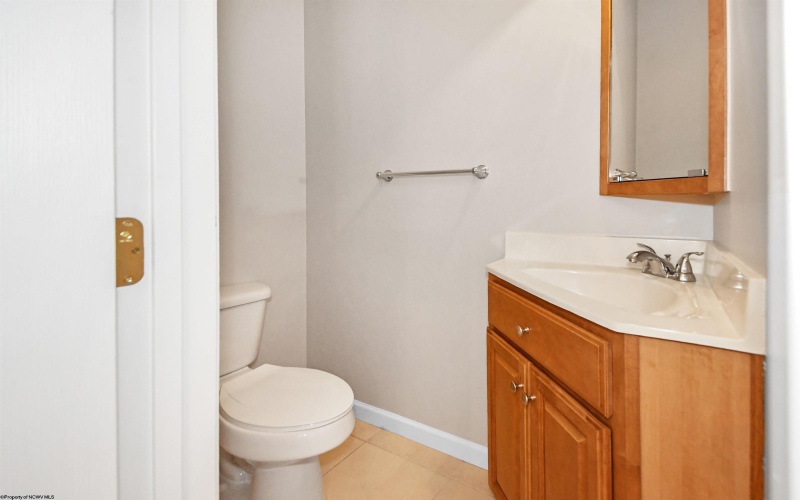 124 Claremont Court, Morgantown, West Virginia 26501, 3 Bedrooms Bedrooms, 6 Rooms Rooms,2 BathroomsBathrooms,Single Family Attached,For Sale,Claremont,10163669