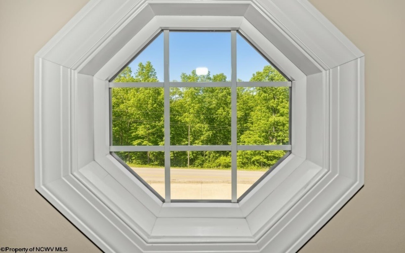 124 Claremont Court, Morgantown, West Virginia 26501, 3 Bedrooms Bedrooms, 6 Rooms Rooms,2 BathroomsBathrooms,Single Family Attached,For Sale,Claremont,10163669