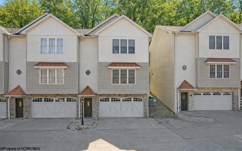 124 Claremont Court, Morgantown, West Virginia 26501, 3 Bedrooms Bedrooms, 6 Rooms Rooms,2 BathroomsBathrooms,Single Family Attached,For Sale,Claremont,10163669