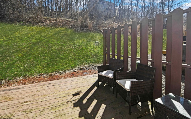 124 Claremont Court, Morgantown, West Virginia 26501, 3 Bedrooms Bedrooms, 6 Rooms Rooms,2 BathroomsBathrooms,Single Family Attached,For Sale,Claremont,10163669