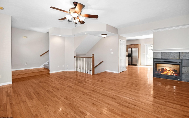 124 Claremont Court, Morgantown, West Virginia 26501, 3 Bedrooms Bedrooms, 6 Rooms Rooms,2 BathroomsBathrooms,Single Family Attached,For Sale,Claremont,10163669