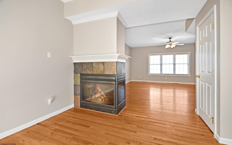 124 Claremont Court, Morgantown, West Virginia 26501, 3 Bedrooms Bedrooms, 6 Rooms Rooms,2 BathroomsBathrooms,Single Family Attached,For Sale,Claremont,10163669