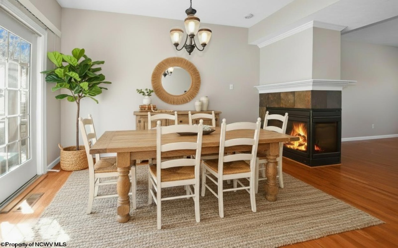 124 Claremont Court, Morgantown, West Virginia 26501, 3 Bedrooms Bedrooms, 6 Rooms Rooms,2 BathroomsBathrooms,Single Family Attached,For Sale,Claremont,10163669