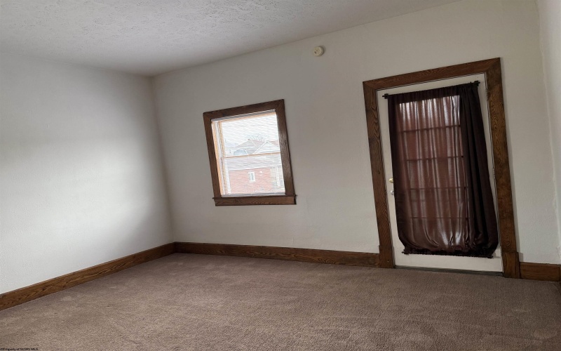 2027 Hamill Avenue, Clarksburg, West Virginia 26301, ,Multi-unit/income,For Sale,Hamill,10163662