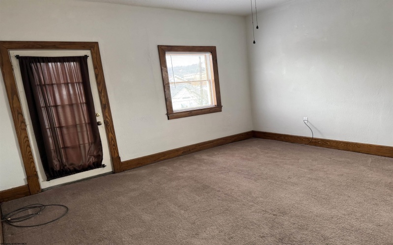 2027 Hamill Avenue, Clarksburg, West Virginia 26301, ,Multi-unit/income,For Sale,Hamill,10163662