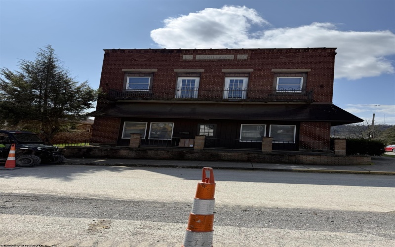 2027 Hamill Avenue, Clarksburg, West Virginia 26301, ,Multi-unit/income,For Sale,Hamill,10163662