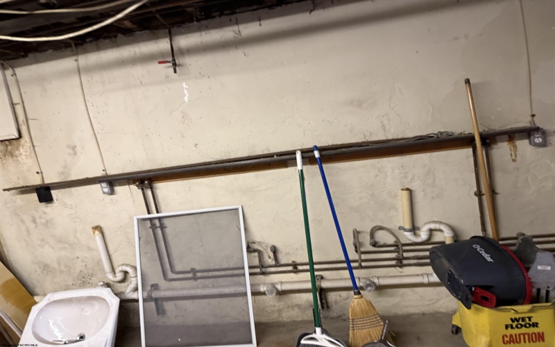 2027 Hamill Avenue, Clarksburg, West Virginia 26301, ,Multi-unit/income,For Sale,Hamill,10163662